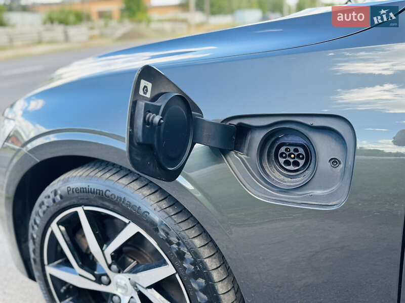 Универсал Volvo V60 2022 в Лохвице