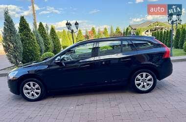 Универсал Volvo V60 2012 в 