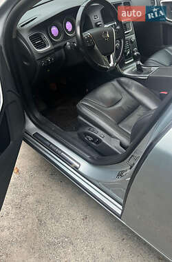 Универсал Volvo V60 2012 в 
