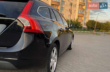 Универсал Volvo V60 2011 в 