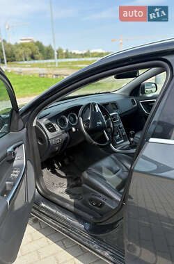 Универсал Volvo V60 2012 в 