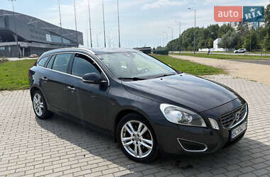 Универсал Volvo V60 2012 в 