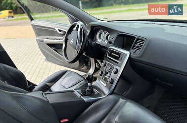 Универсал Volvo V60 2012 в 