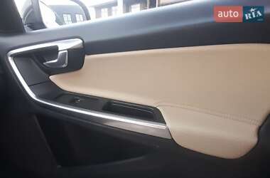 Универсал Volvo V60 2013 в 