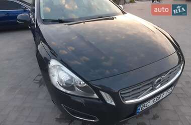 Универсал Volvo V60 2013 в 