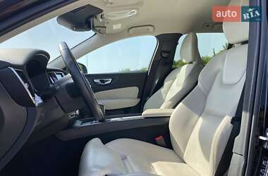 Универсал Volvo V60 2019 в 