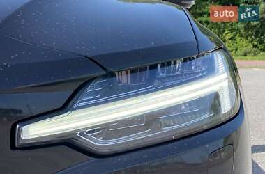 Универсал Volvo V60 2019 в 