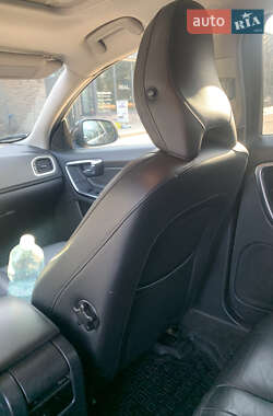 Универсал Volvo V60 2013 в 
