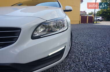 Универсал Volvo V60 2015 в 