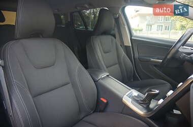 Универсал Volvo V60 2015 в 