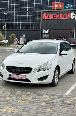 Универсал Volvo V60 2012 в 