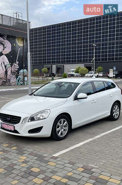 Универсал Volvo V60 2012 в 