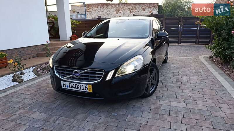 Volvo V60 2011