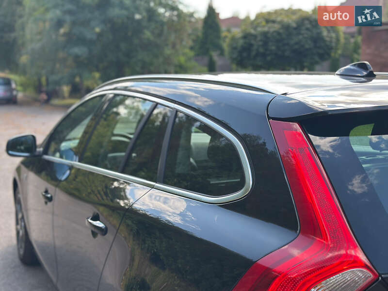 Універсал Volvo V60 2015 в Рівному