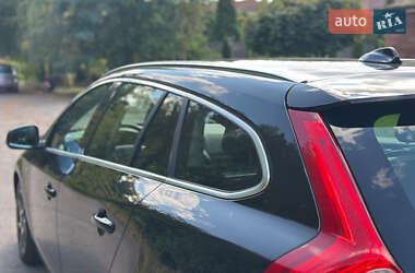 Универсал Volvo V60 2015 в 