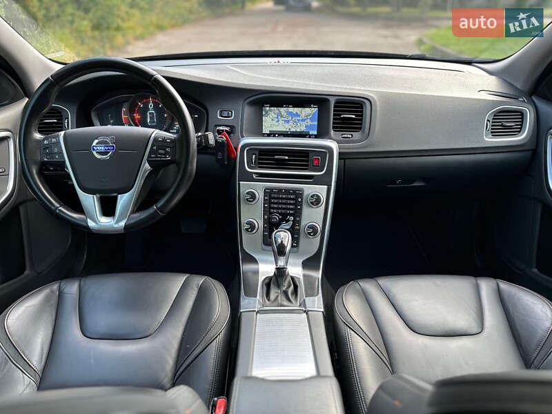 Універсал Volvo V60 2015 в Рівному