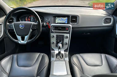 Универсал Volvo V60 2015 в 