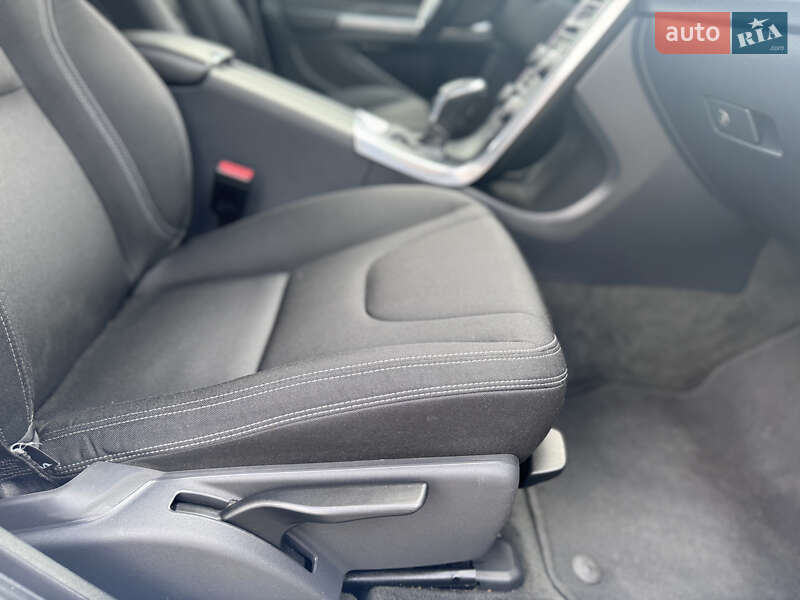 Универсал Volvo V60 2016 в Киеве фото 25 Универсал Volvo V60 2016 в Киеве