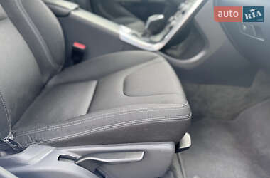 Универсал Volvo V60 2016 в 