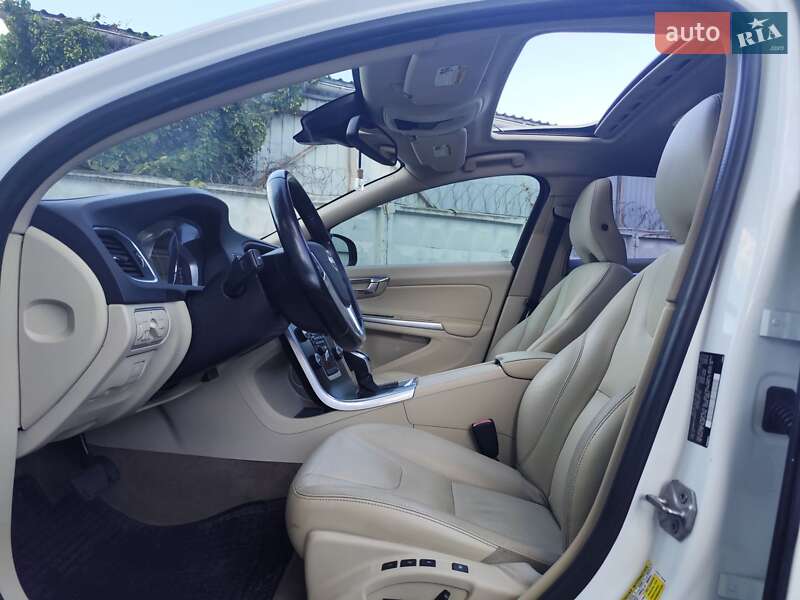 Универсал Volvo V60 2014 в Киеве фото 11 Универсал Volvo V60 2014 в Киеве