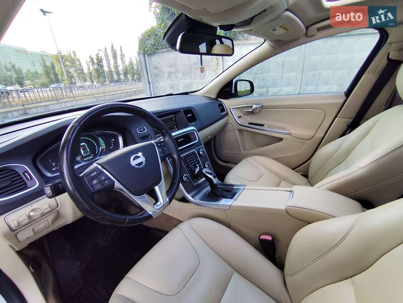 Универсал Volvo V60 2014 в Киеве фото 26 Универсал Volvo V60 2014 в Киеве