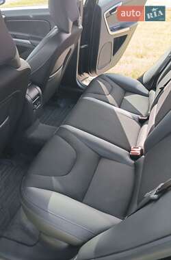 Универсал Volvo V60 2014 в 