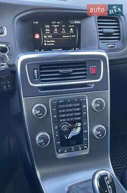 Универсал Volvo V60 2014 в 