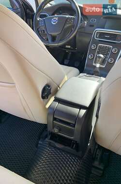 Универсал Volvo V60 2011 в 