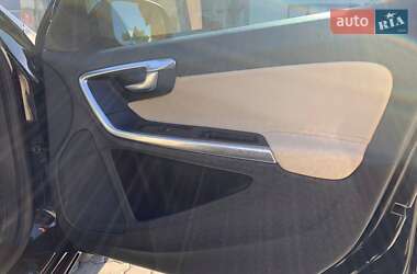 Универсал Volvo V60 2011 в 