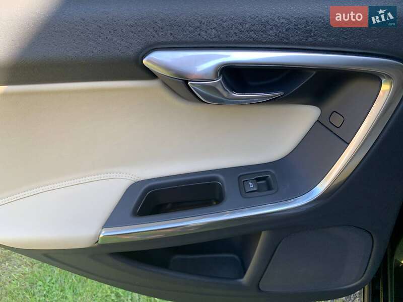 Универсал Volvo V60 2011 в Дрогобыче