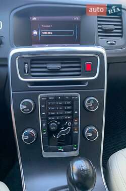 Универсал Volvo V60 2011 в 