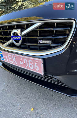 Универсал Volvo V60 2011 в 