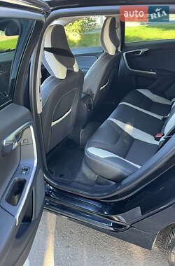 Универсал Volvo V60 2011 в 