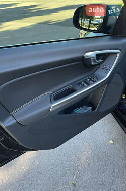 Универсал Volvo V60 2011 в 
