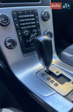 Универсал Volvo V60 2011 в 