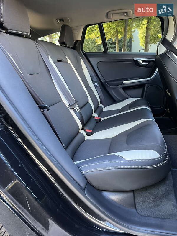 Универсал Volvo V60 2011 в Луцке