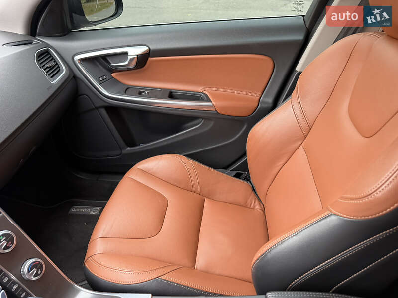 Универсал Volvo V60 2015 в Полтаве