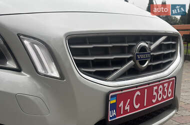 Универсал Volvo V60 2012 в 