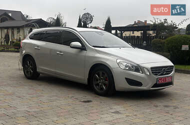 Универсал Volvo V60 2012 в 