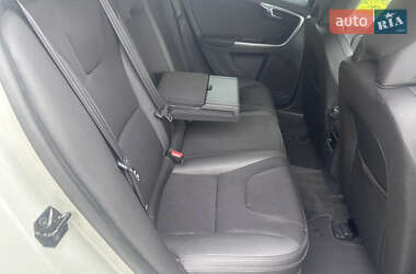 Универсал Volvo V60 2012 в 