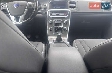 Универсал Volvo V60 2012 в 