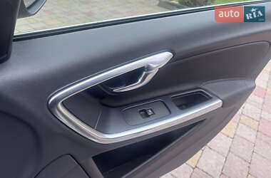 Универсал Volvo V60 2012 в 