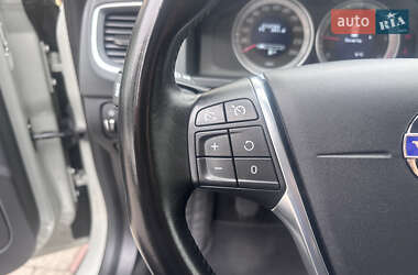 Универсал Volvo V60 2012 в 