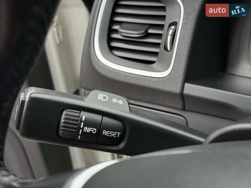 Универсал Volvo V60 2011 в Стрые