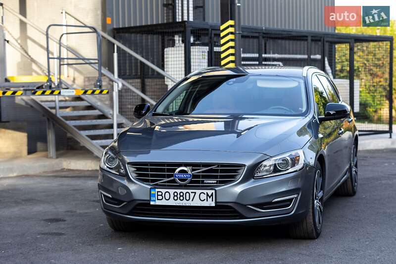 Универсал Volvo V60 2016 в 