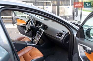 Универсал Volvo V60 2016 в 