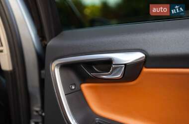 Универсал Volvo V60 2016 в 