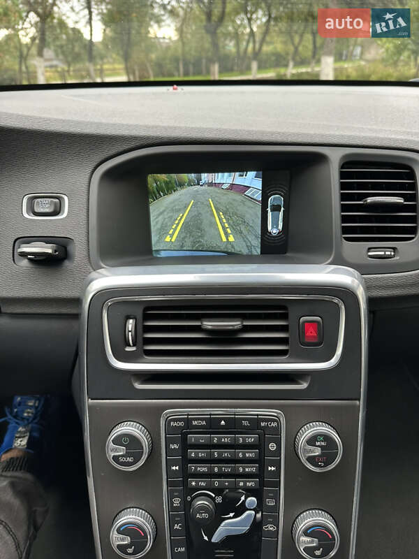 Универсал Volvo V60 2014 в Черновцах