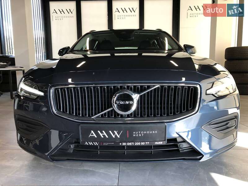 Универсал Volvo V60 2021 в Львове