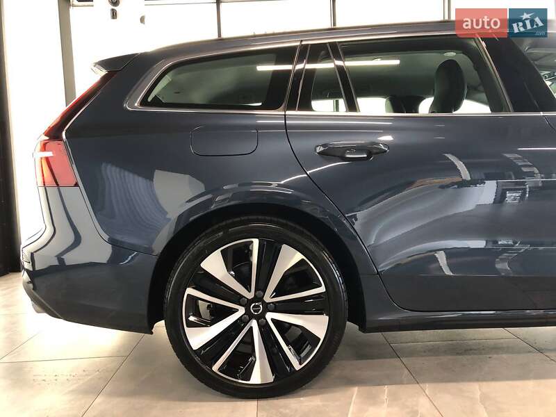 Универсал Volvo V60 2021 в Львове